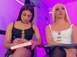 Amateur Free Live Porn of hellen_moons