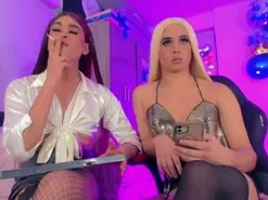 Amateur Live Sex of hellen_moons