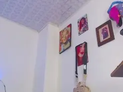 Amateur Adult Webcam of vogue_bich