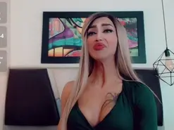 Amateur Nude Webcam of HilaryRodriguez