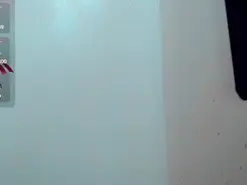 Amateur Live Sex Cam of emeli_roushot