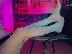 Amateur Nude Webcam of emeli_roushot