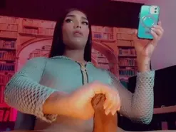 Amateur Free Live Porn of emeli_roushot