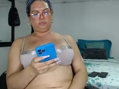 Amateur Adult Video Chat of latinaflower_ts