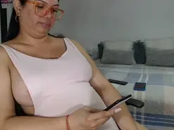 Amateur Live Sex Cam of latinaflower_ts