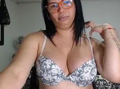 Amateur Live Sex of latinaflower_ts
