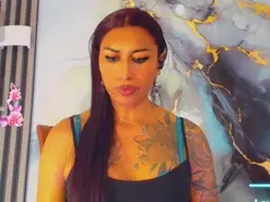 Amateur Live Sex Cam of khiara_moretti