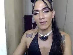 Amateur Nude Webcam of Queen_emaxxx