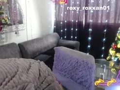 Amateur Sex Cam of roxy_roxxan