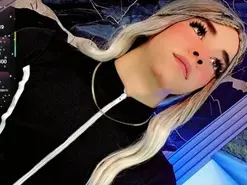 Amateur Live Porn of moon_sweet-