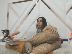 Amateur Adult Webcam of ScarlettHot69