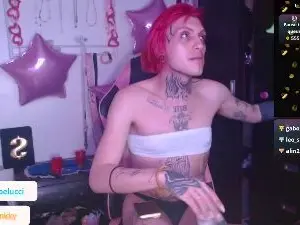 Cam4 Watch Live Sex Cams of charlotbelucci_