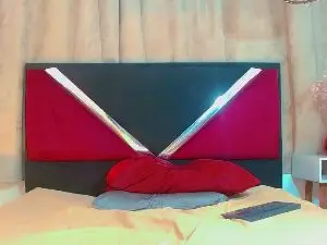 Cam4 Sex Chat of valentina_kiss1