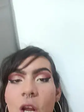 Cam4 Free Live Porn of lilith_nyx333