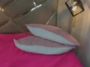 Cam4 Free Live Porn of OriannaZurek