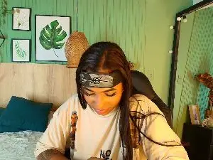 Cam4 Nude Webcam of alicemassiel