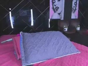 Cam4 Free Live Porn of Skarleth_queen