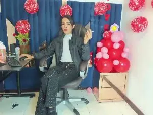 Cam4 Watch Live Sex Cams of aisha_hotts777