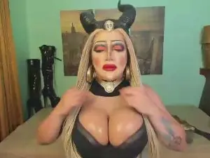 Cam4 Live Sex of urqueenofpain
