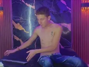 Cam4 Watch Live Sex Cams of zafira_House__X