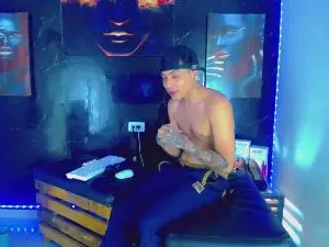 Cam4 Sex Chat of SweetSexCouple
