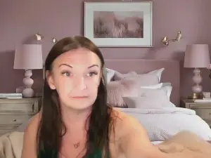 Cam4 Watch Live Sex Cams of sub_chantelle