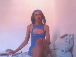 Cam4 Free Live Porn of valeria_hot22