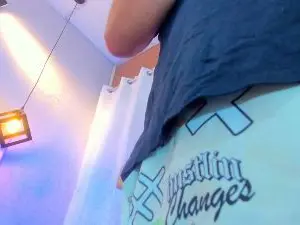 Cam4 Sex Cam of Cami_rouxx