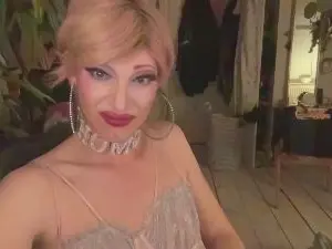 Cam4 Live Sex of pinkyfagyboy