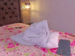 Skarleth_queen1 from cam4