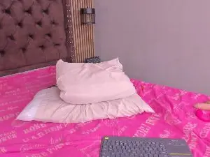Cam4 Private Sex Chat of Skarleth_queen1