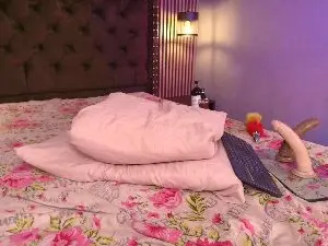 Cam4 Watch Live Sex Cams of Skarleth_queen1