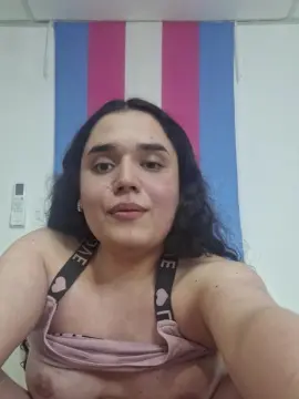 Cam4 Free Live Porn of AlishaTrans33