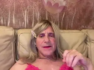 Cam4 Sex Chat of Sissy_Trinaa