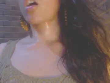 Cam4 Live Porn of yvy_zotz