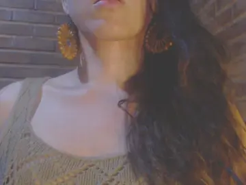 Cam4 Watch Live Sex Cams of yvy_zotz