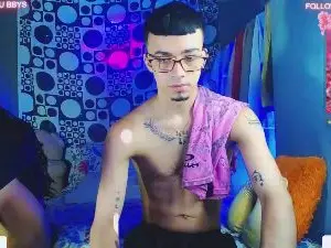 Cam4 Adult Video Chat of THE_COUPLE_CUTE