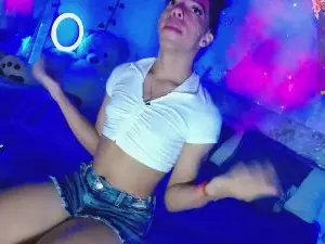 Cam4 Adult Webcams of THE_COUPLE_CUTE