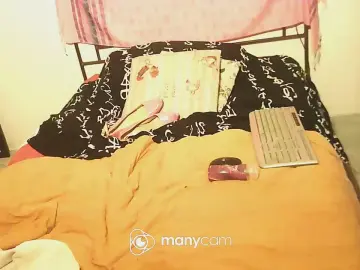 Cam4 Free Live Porn of maybi777