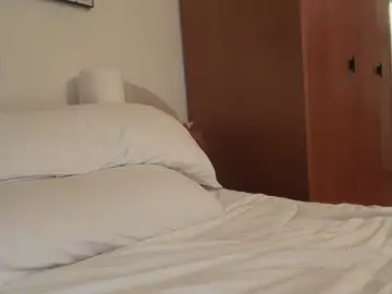 Cam4 Watch Live Sex Cams of milenaribeiro1