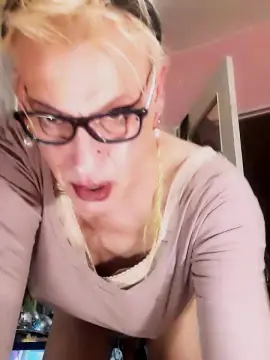 Cam4 Free Porn Cam of LadyCross_hot