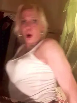 Cam4 Live Sex of LadyCross_hot