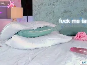 Cam4 Free Live Porn of Naomi_Collins