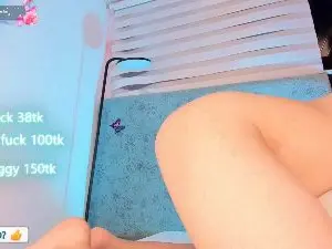 Cam4 Free Live Porn of Naomi_Collins
