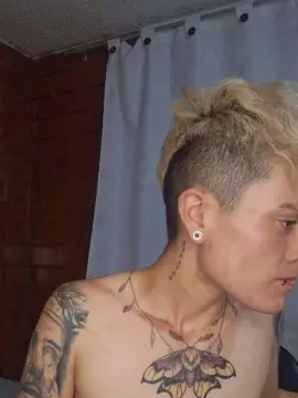Cam4 Live Porn of Megan222_
