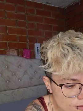 Cam4 Private Sex Chat of Megan222_