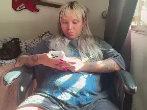 Cam4 Free Live Porn of frierenhott
