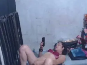 Cam4 Sex Cam of hugecockpretty