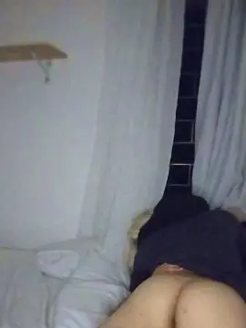 Cam4 Live Sex Cam of AliceWonderA