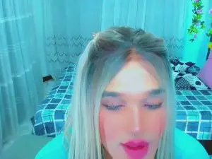 Cam4 Free Porn Cam of monserrat18